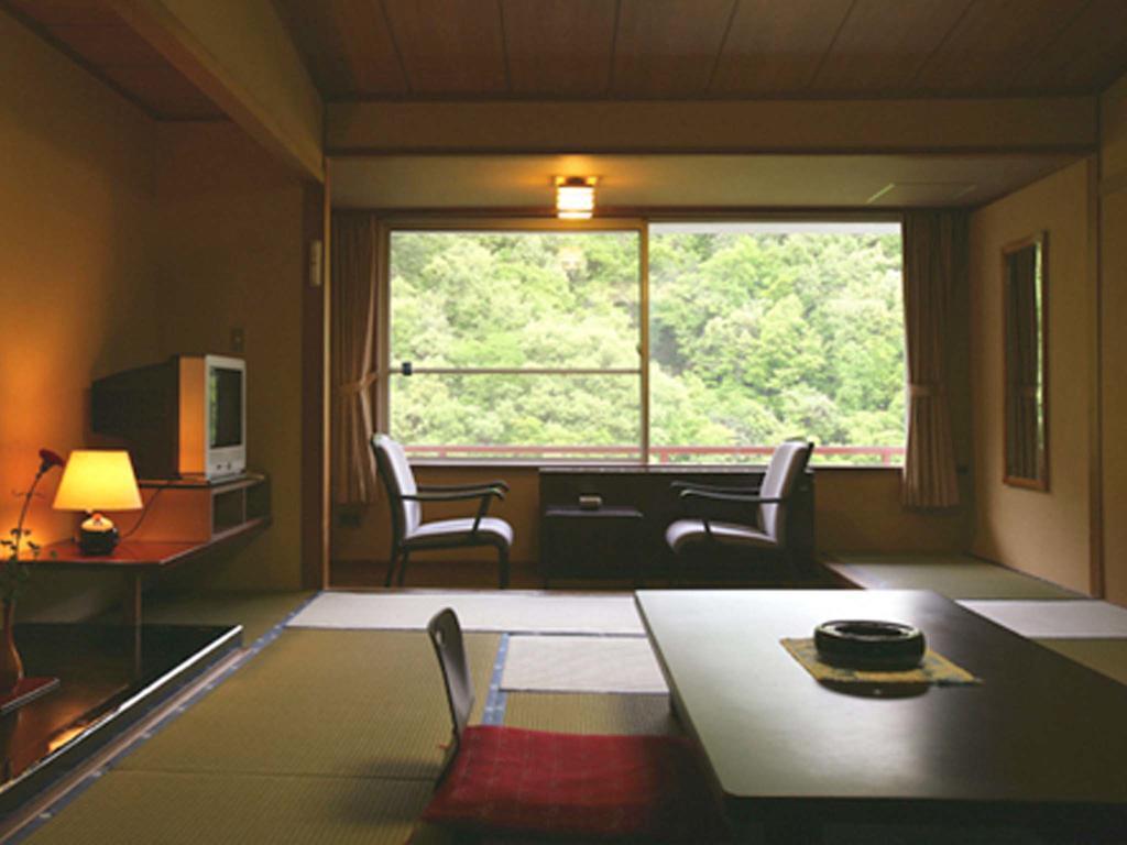 Ookawaso Hotel Aizuwakamatsu Værelse billede